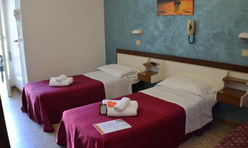 hotelhollywood en soggiorno-al-mare-di-rimini-miramare 017