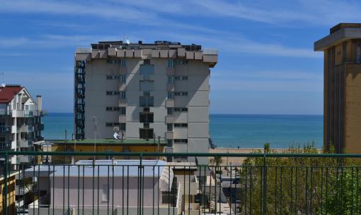 hotelhollywood it offerta-ponte-1-maggio-in-hotel-con-ristorante-e-area-benessere-vicino-al-mare-di-rimini 014